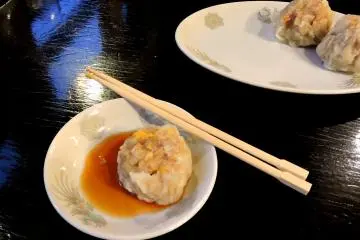 돼지고기 만두는 굉장히 맛있었다