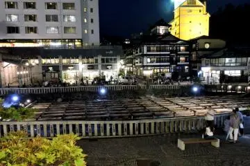 창문 옆 우리 테이블에서 본 유바타케의 뷰