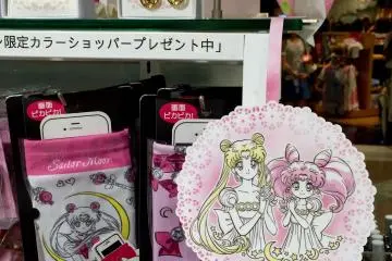 Would you like Sailor Moon to clean your iphone? (Photo: Olga Kaneda)