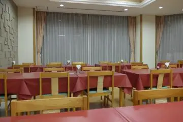 The restaurant is spacious, and where you can have your breakfast and dinner.&nbsp;
