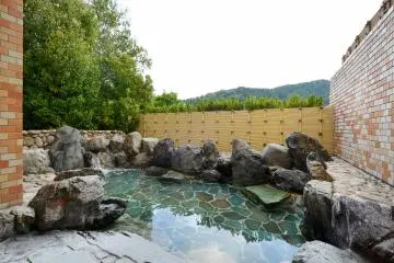 Admire the scenery around you in the outdoor bath.&nbsp;
