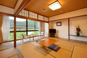 You can choose a Japanese style room too.&nbsp;