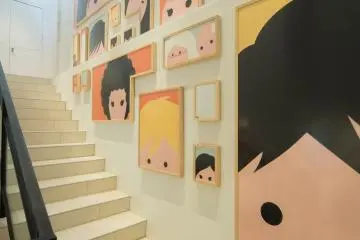 <p>올라가는 계단</p>