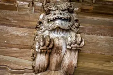 <p>En approchant du b&acirc;timent Soshi-dō vous remarquerez d'impressionnantes sculptures le long du toit</p>