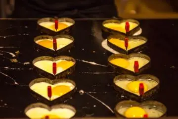 <p>Heart-shaped fried eggs</p>
