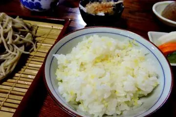 <p>The yellow flecks look healthy and pretty, but I don't know what they are</p>