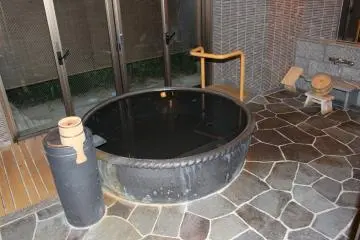 <p>The private/family cauldron bath</p>