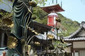 <p>Statue of Gyoran Kannon</p>