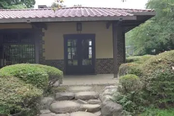 Parts of the residence are opened to the public on specific days.