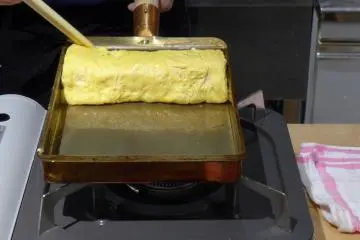 Cooking the egg in the pan is tricky.