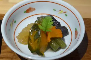 All the vegetables are cut into decorative shapes and arranged to the greatest effect.&nbsp;