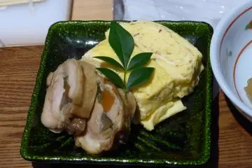 The dashimaki is accompanied by chicken and vegetable roll made earlier.&nbsp;