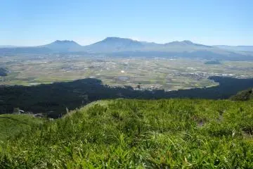 <p>Le Mont Aso peut &ecirc;tre parfaitement vu depuis la Route du Lait</p>