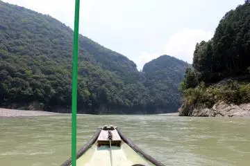 <p>Approaching the rapid</p>