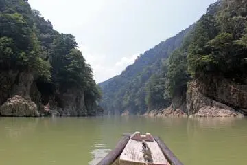 <p>Heading downstream just below the bend</p>