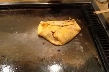 Fully cooked nattou omelette ready to be served. (Photo: Ayn Gonzales)