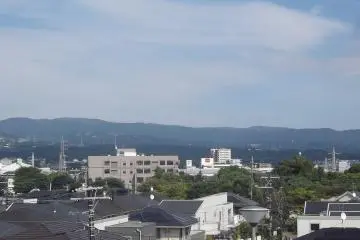 <p>A view of the hills from the roof</p>