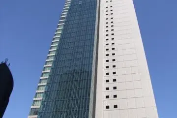 <p>Gedung tertinggi ke-5 di Jepang</p>