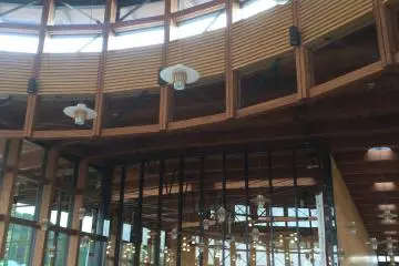 <p>interior dari memasuki Pusat Teknologi Pertanian Fukushima</p>