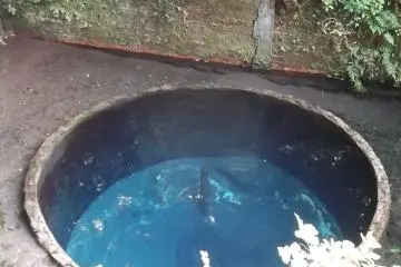 <p>Pandanglah ke bawah ini, sebuah sumber mata air terbesar</p>