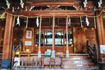 <p>Throw a coin in the wooden box and perform the customary ritual</p>