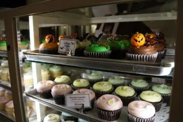 Cupcakes with cute ornaments