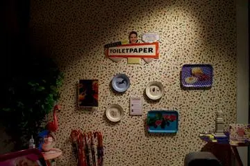 <p>It's not just the design that matters, it's also the display that shows off the design (plates &yen;3,240 and tray &yen;3,456)</p>