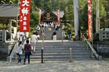 <p>The fire makes its way from the shrine to the main fire</p>