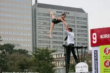 <p>Dancers or acrobats? I'm not sure</p>