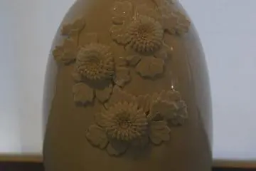 <p>Mikawachi products have specially-carved three-dimensional patterns</p>