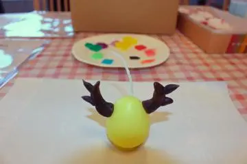 <p>My deer candle takes shape</p>