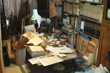 <p>Iwama Susumu's tiny workshop</p>