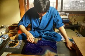 <p>Blue colour is applied for another print</p>