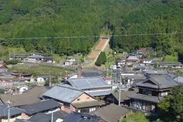 <p>The area of Nakao is home of the world's number 1 and number 2 climbing kiln sites</p>
