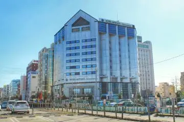 <p>Convenient access: you can see the hotel from the station</p>