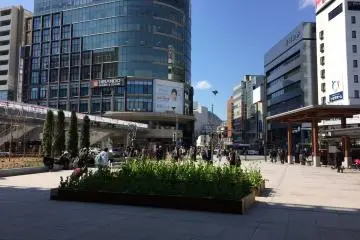 The renovated west plaza.