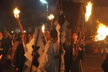 <p>La t&ecirc;te de la parade signale que l'&eacute;v&eacute;nement est sur le point de commencer</p>
