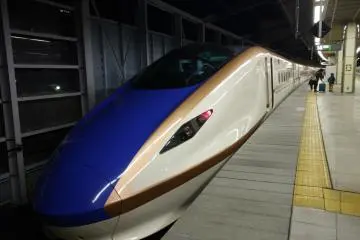 The latest Shinkansen E7 running from Tokyo to Kuizawa