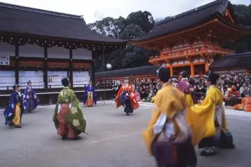 Kemari hajime, an elegant nobleman’s game, is played during the New Year festivities