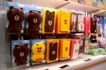 <p>Casing iPhone dengan karakter Line</p>
