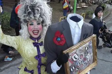 <p>Japanese sketch troupe 'to R Mansion'</p>