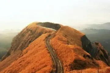 <p>The mysterious Laputa Road</p>
