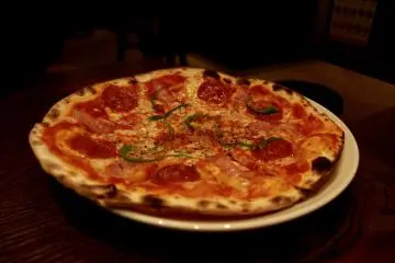 Affordable Pizza at Cona