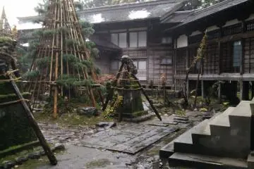 <p>Suara tetesan hujan menambah suasana</p>
