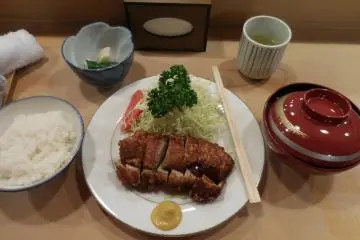 <p>น่ากิน</p>