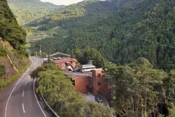 Vue depuis l'hôtel. Alors que nous partions, l'adorable okami nous a donné un petit cadeau d'adieu