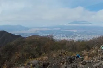<p>Pemandangan panorama dari puncak Gunung Kintoki</p>