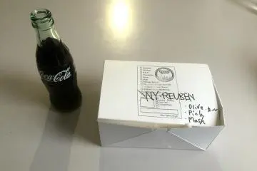 <p>Take out sandwiches are served in the same kind of box as those from New York delis back home</p>