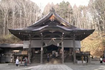 <p>Main hall of Chusha Shrine.</p>
