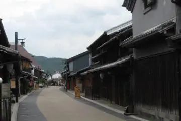 Feel like you stepped back in time in Kawaramachi.